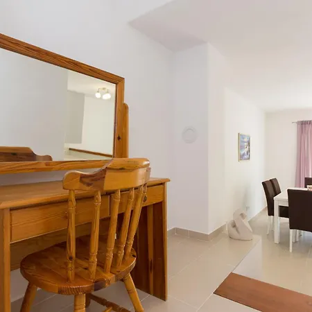 Apartment Polugic *